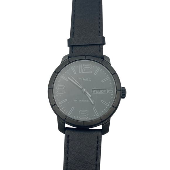 Timex Men's Day Date Time Watch 44mm - New Battery -  Leather Band WR 30m - Picture 1 of 11